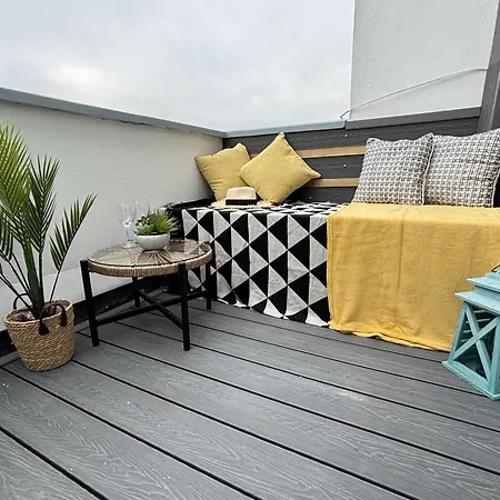 23 Coastal Comfort *